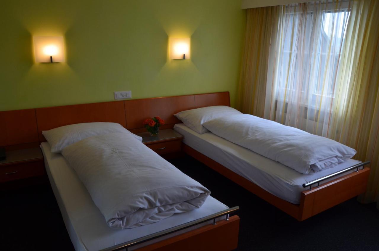 Hotel Urs Und Viktor Bettlach Habitación foto